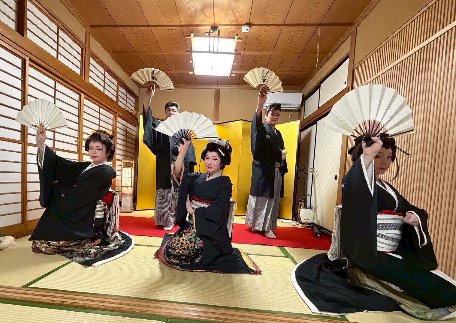 旅の夜が舞台になる——画像1