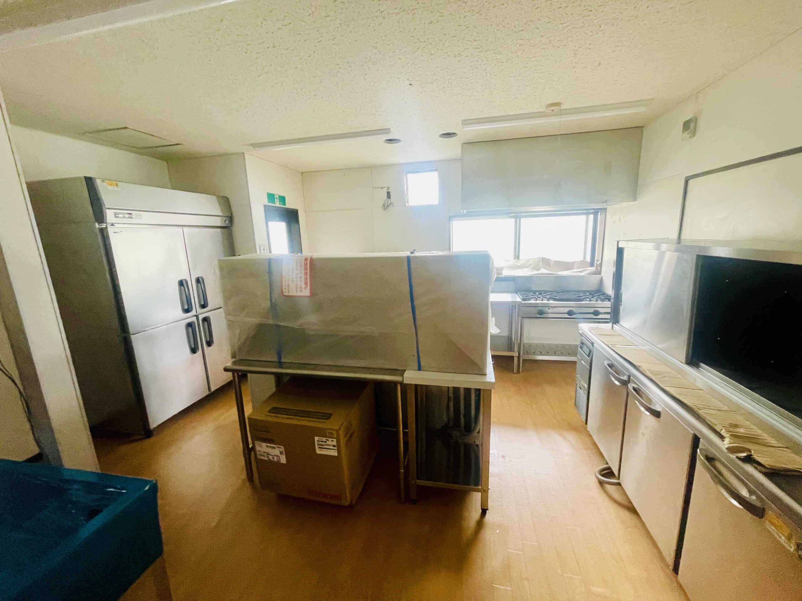 厨房設備の搬入が完了しました。画像2